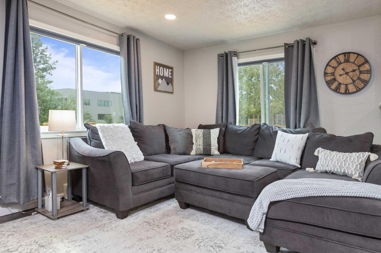 Updated Townhome Near Airport And Shopping! Anchorage Eksteriør billede