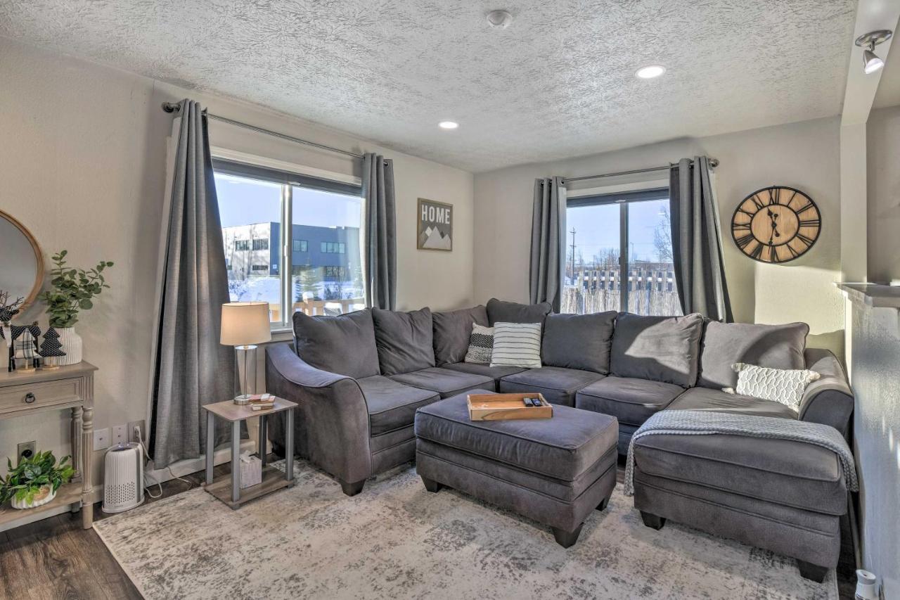 Updated Townhome Near Airport And Shopping! Anchorage Eksteriør billede