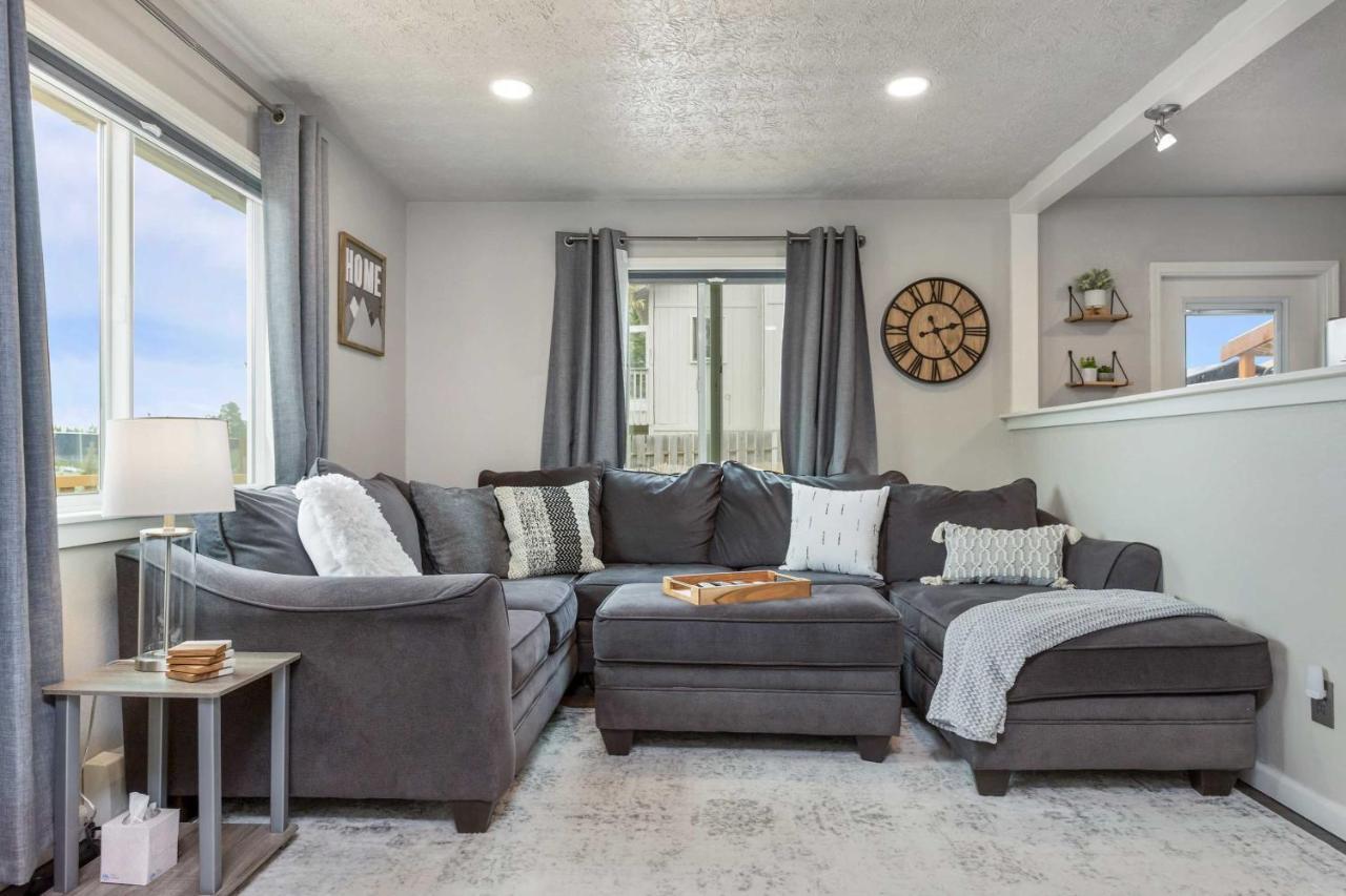 Updated Townhome Near Airport And Shopping! Anchorage Eksteriør billede